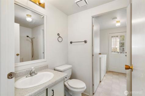 1754 NE Mesford Road Poulsbo WA 98370