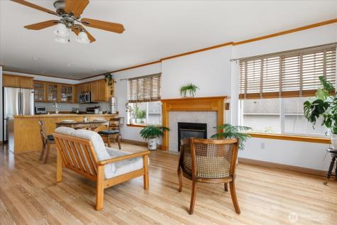 1875 SW Sunnyside Avenue Oak Harbor WA 98277