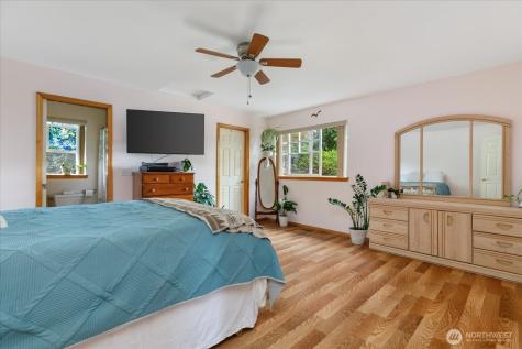 1875 SW Sunnyside Avenue Oak Harbor WA 98277