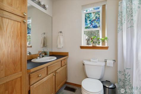 1875 SW Sunnyside Avenue Oak Harbor WA 98277