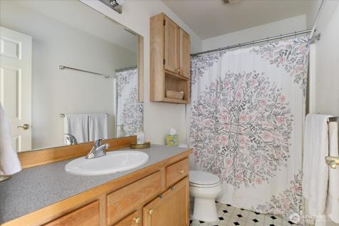 1875 SW Sunnyside Avenue Oak Harbor WA 98277