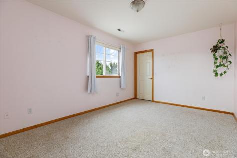 1875 SW Sunnyside Avenue Oak Harbor WA 98277