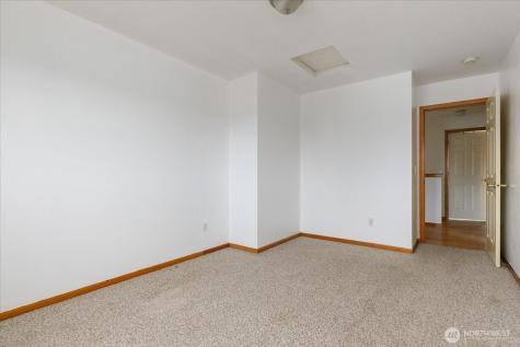 1875 SW Sunnyside Avenue Oak Harbor WA 98277