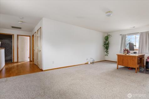 1875 SW Sunnyside Avenue Oak Harbor WA 98277