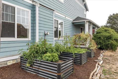 1875 SW Sunnyside Avenue Oak Harbor WA 98277