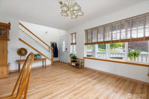 1875 SW Sunnyside Avenue Oak Harbor WA 98277