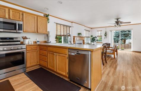 1875 SW Sunnyside Avenue Oak Harbor WA 98277