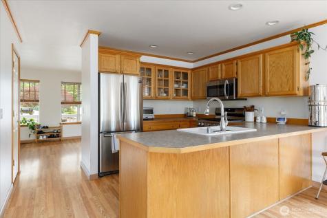 1875 SW Sunnyside Avenue Oak Harbor WA 98277