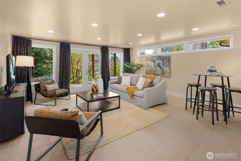 25137 SE Mirrormont Place Issaquah WA 98027