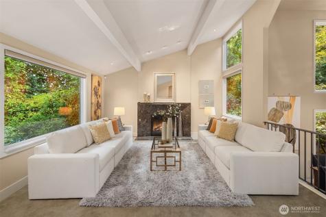 25137 SE Mirrormont Place Issaquah WA 98027