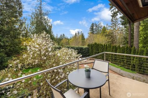 25137 SE Mirrormont Place Issaquah WA 98027