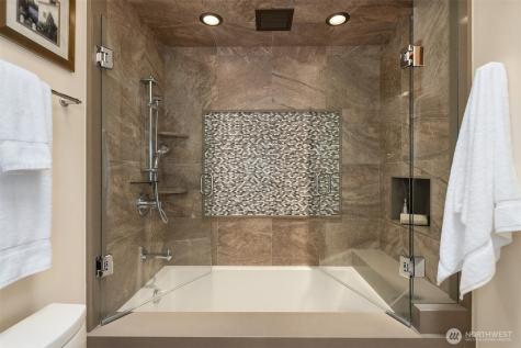 25137 SE Mirrormont Place Issaquah WA 98027