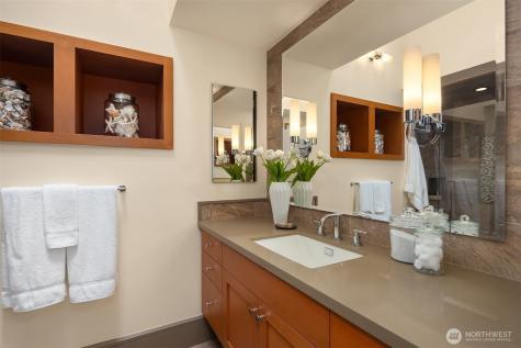 25137 SE Mirrormont Place Issaquah WA 98027