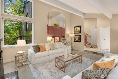 25137 SE Mirrormont Place Issaquah WA 98027