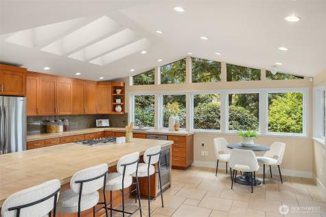 25137 SE Mirrormont Place Issaquah WA 98027