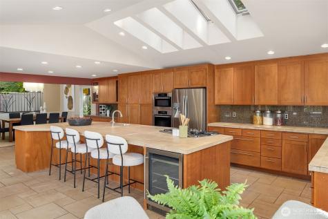 25137 SE Mirrormont Place Issaquah WA 98027