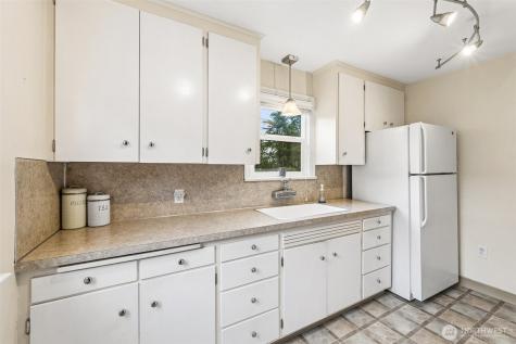 9417 44th Place NE Seattle WA 98115