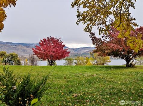 33364 97 Highway Oroville WA 98844