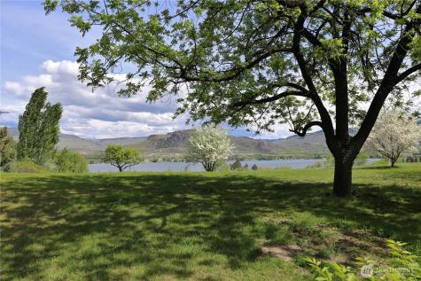 33364 97 Highway Oroville WA 98844