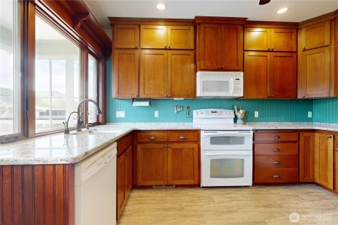 633 Lower Hogeye Road Waitsburg WA 99361
