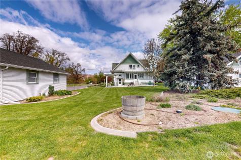 633 Lower Hogeye Road Waitsburg WA 99361