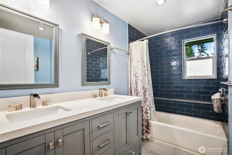 18445 SE 135th Street Renton WA 98059