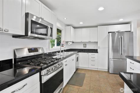 18445 SE 135th Street Renton WA 98059