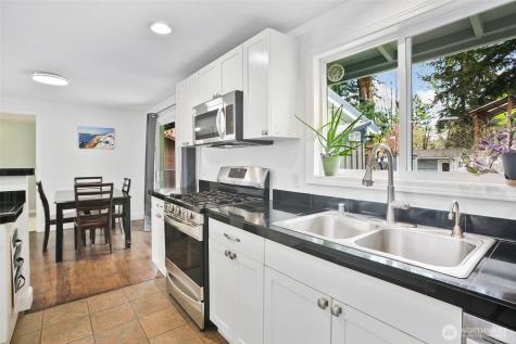 18445 SE 135th Street Renton WA 98059