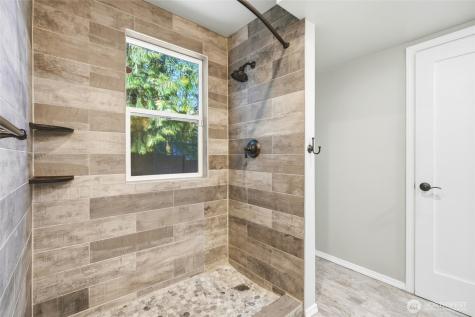 16714 SE Newport Way Bellevue WA 98006