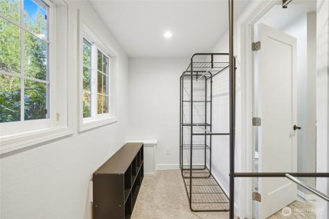 16714 SE Newport Way Bellevue WA 98006