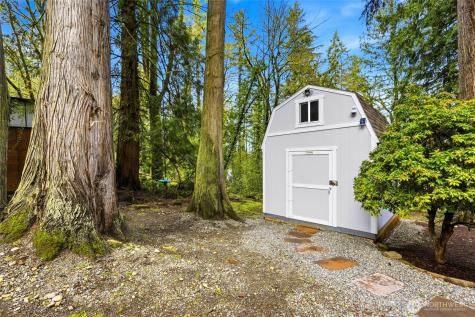 16714 SE Newport Way Bellevue WA 98006