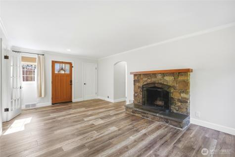 16714 SE Newport Way Bellevue WA 98006