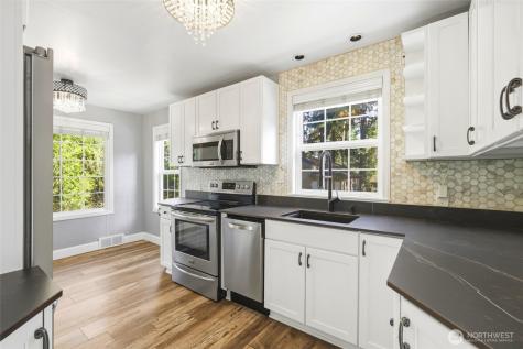 16714 SE Newport Way Bellevue WA 98006