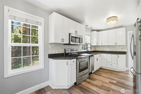 16714 SE Newport Way Bellevue WA 98006
