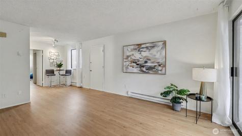 421 Wells Avenue S Renton WA 98057