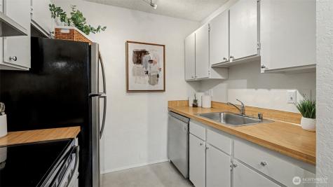 421 Wells Avenue S Renton WA 98057