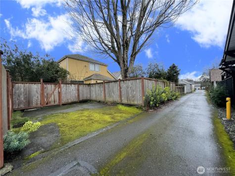 421 Wells Avenue S Renton WA 98057