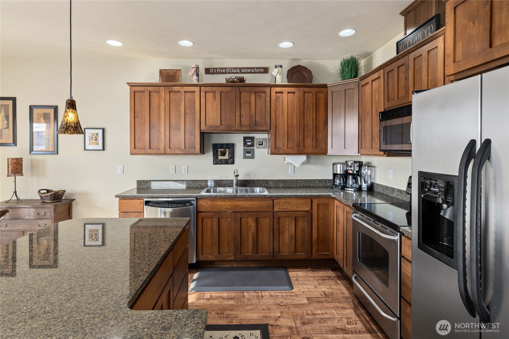9205 Red Cliff Drive NW Quincy WA 98828