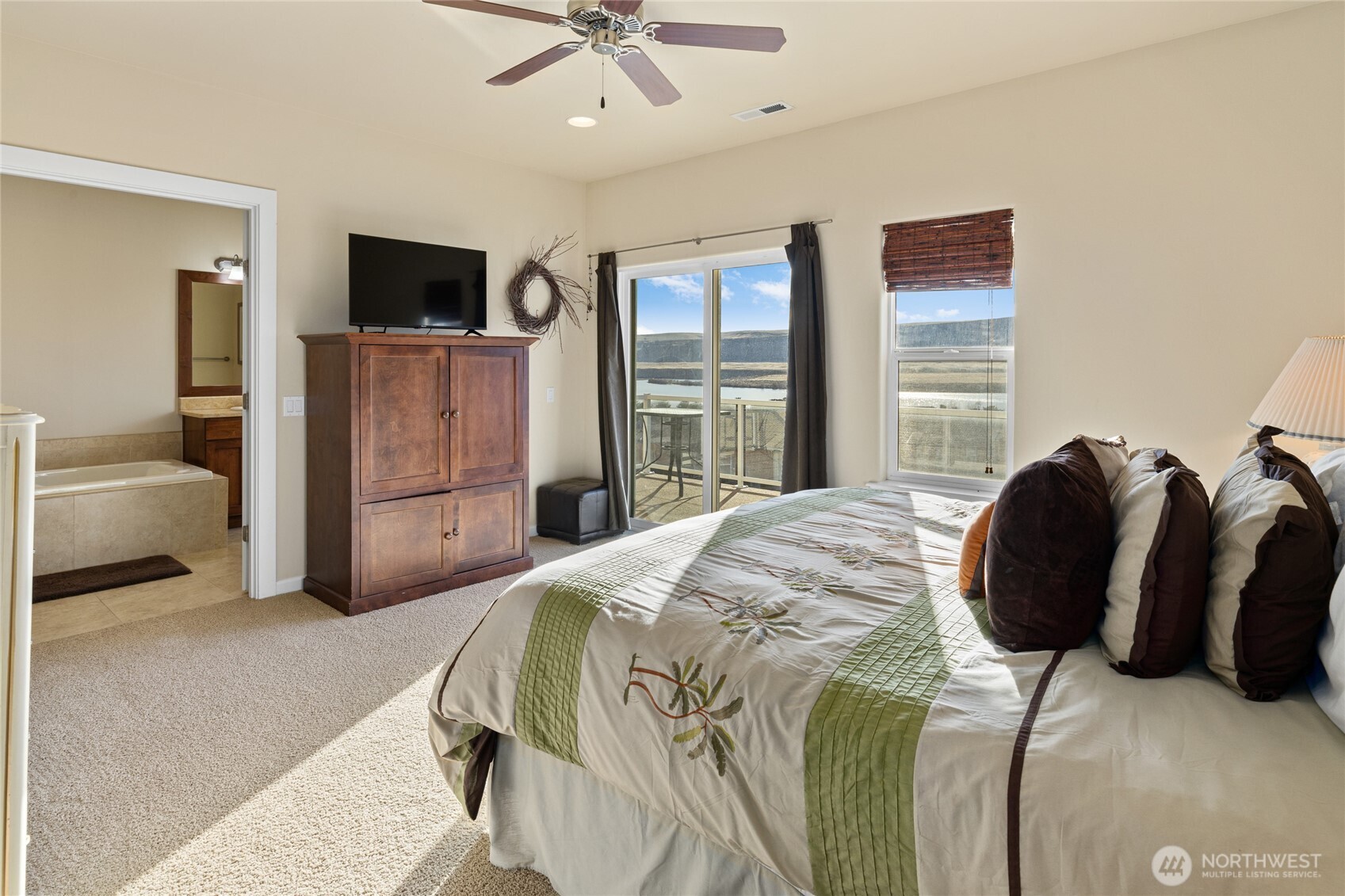 9205 Red Cliff Drive NW Quincy WA 98828