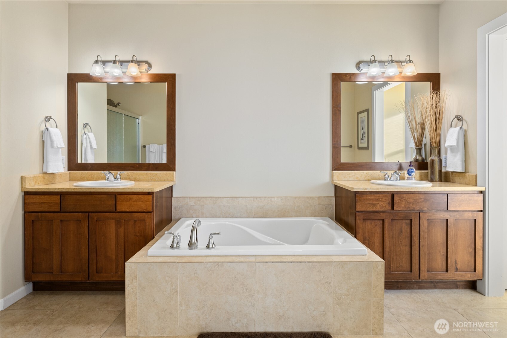 9205 Red Cliff Drive NW Quincy WA 98828