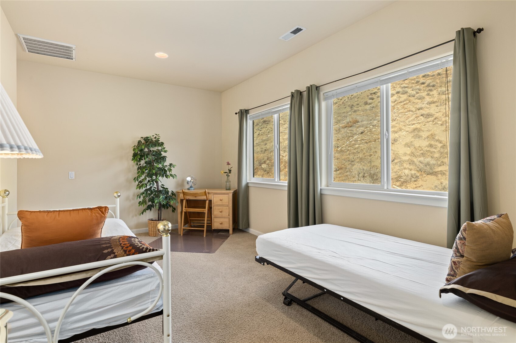 9205 Red Cliff Drive NW Quincy WA 98828