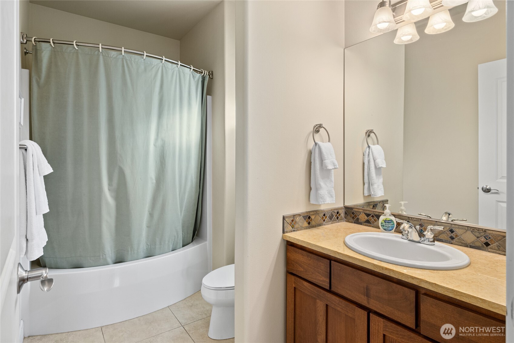 9205 Red Cliff Drive NW Quincy WA 98828