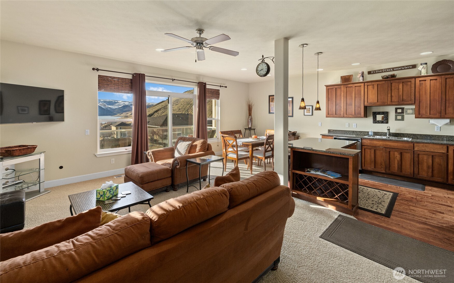 9205 Red Cliff Drive NW Quincy WA 98828