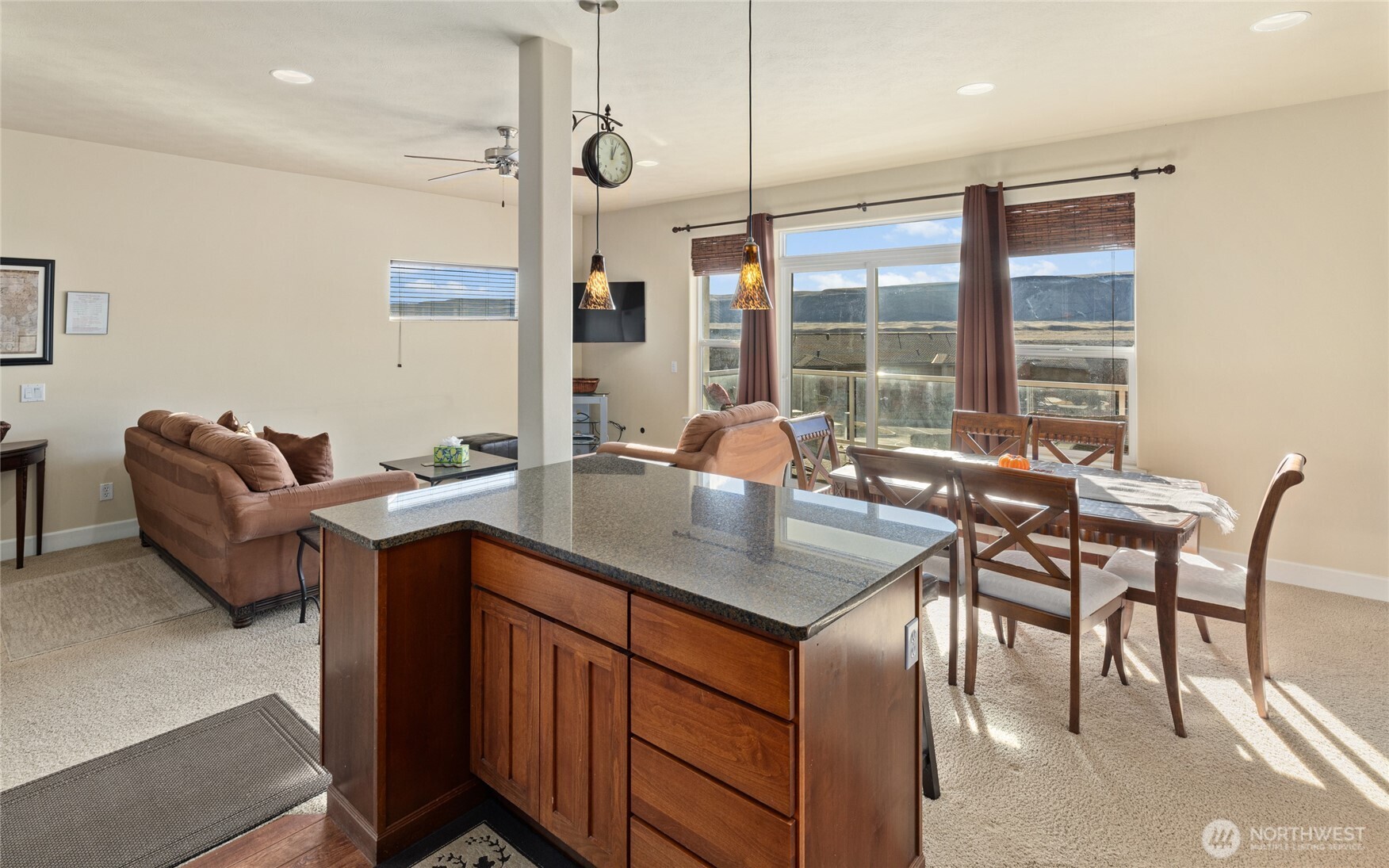 9205 Red Cliff Drive NW Quincy WA 98828