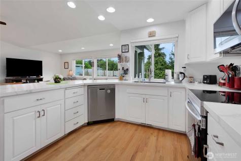 10909 Vickery Avenue E Tacoma WA 98446