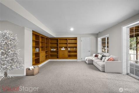 25401 Kanasket Drive Black Diamond WA 98010
