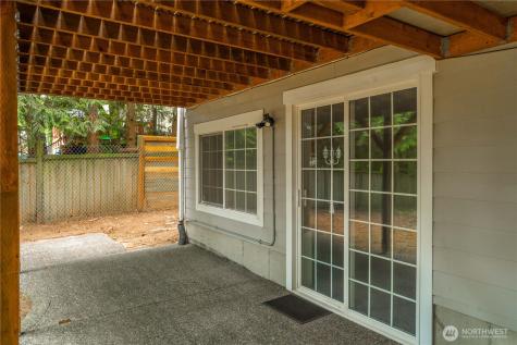 25401 Kanasket Drive Black Diamond WA 98010