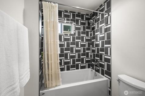 2851 NW 70th Street Seattle WA 98117