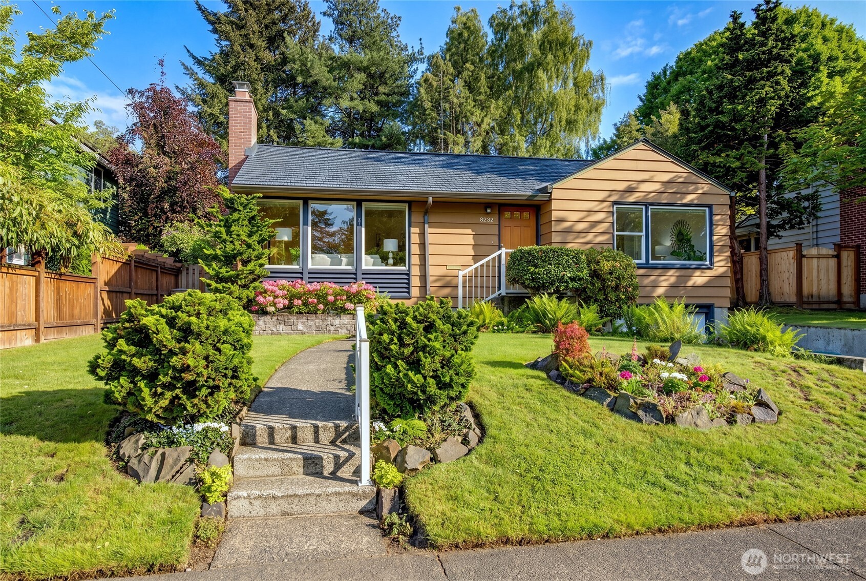 8232 39th Avenue NE Seattle WA 98115