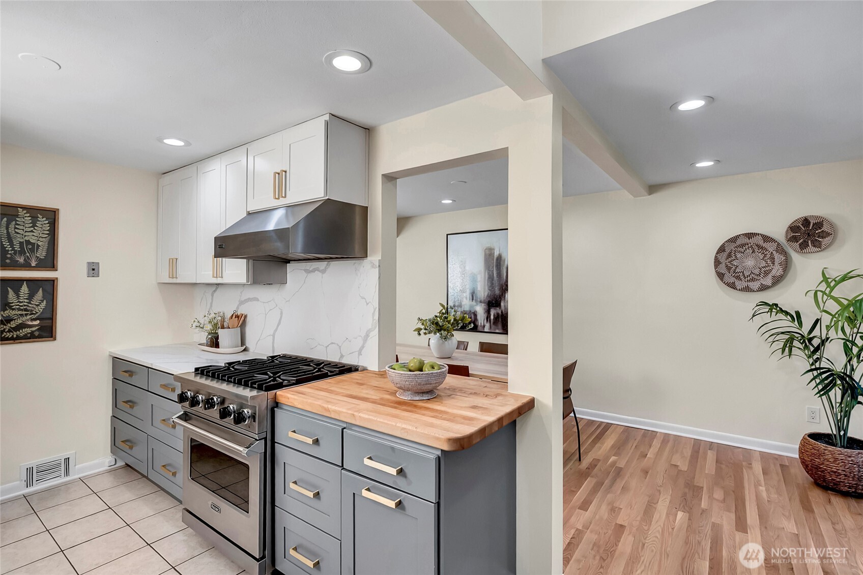 8232 39th Avenue NE Seattle WA 98115